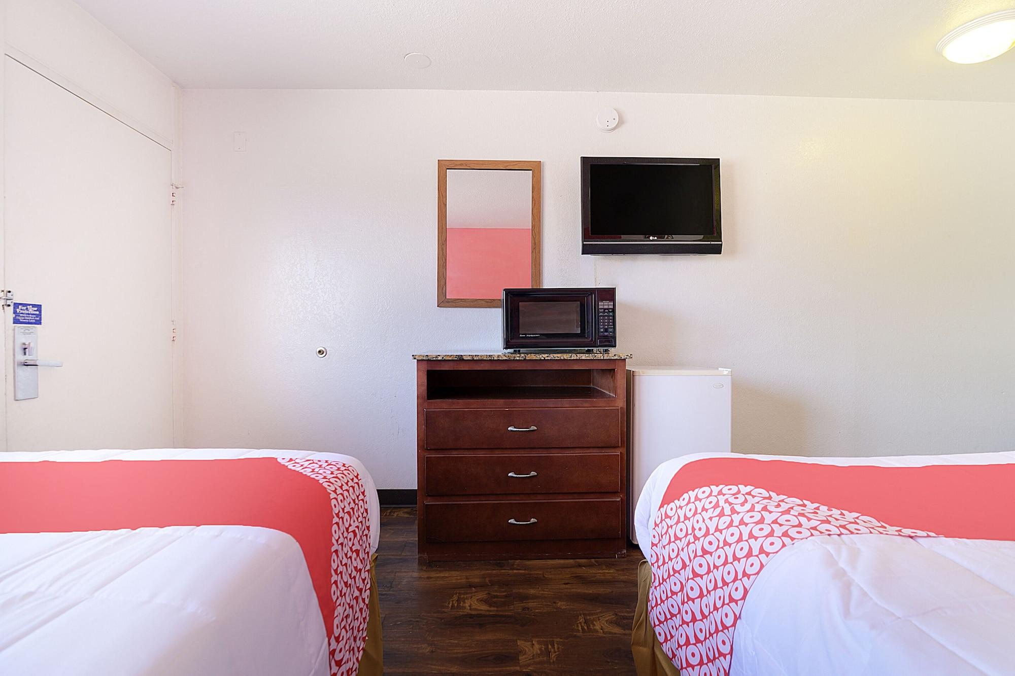 Oyo Hotel South Bend - Campus Exterior photo