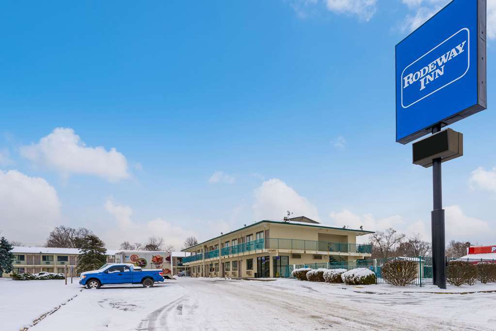 Oyo Hotel South Bend - Campus Exterior photo