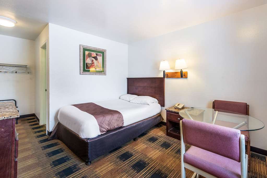 Oyo Hotel South Bend - Campus Room photo